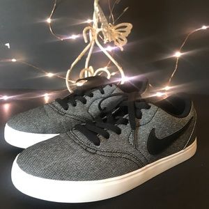 Nike SB Check CNVS (GS) Youth size 5.5